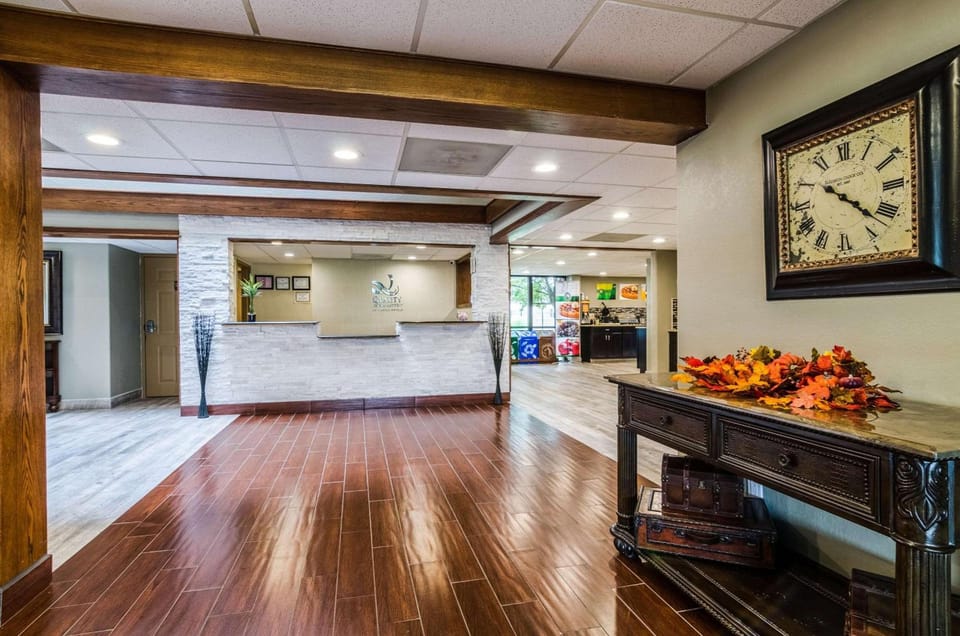 Quality Inn & Suites Hotel in Kansas