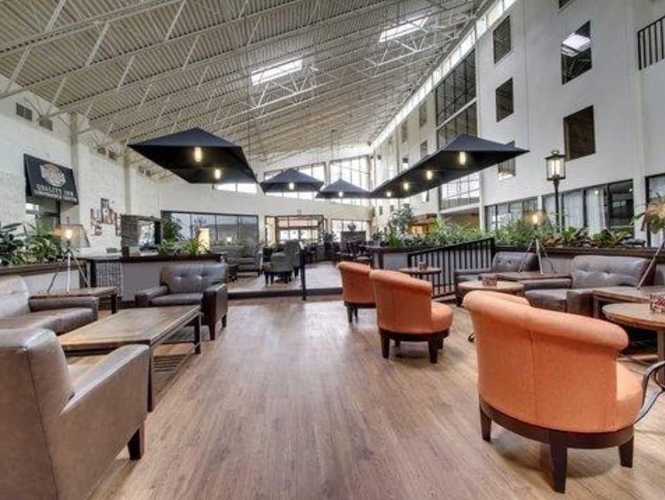 DoubleTree by Hilton Quincy Hotel in Quincy