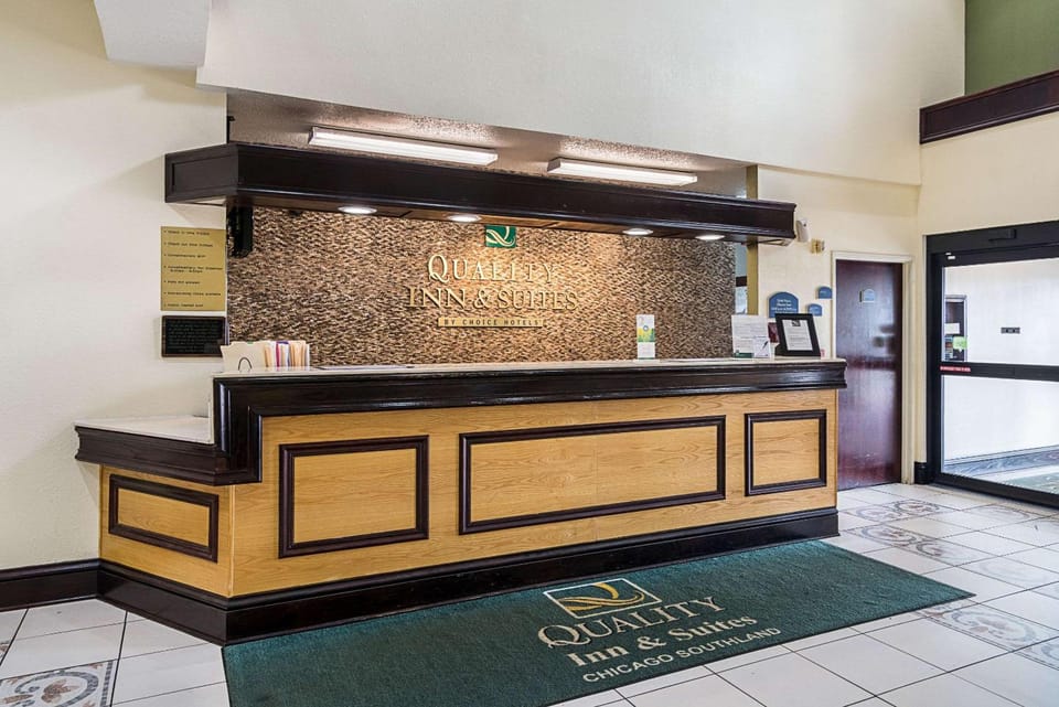 Quality Inn & Suites Harvey - Chicago Southland Hotel in Indiana