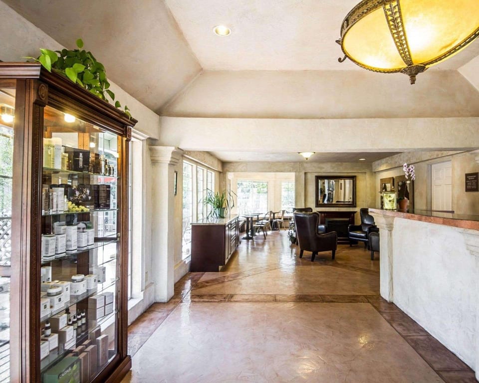The Inn at Baechtel Creek Hotel in Willits
