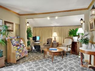 Coachman Inn Hotel in Oak Harbor