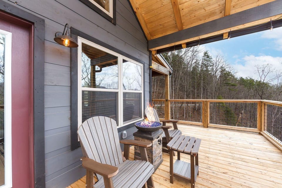 The Gathering Place 3 Bedroom Cabin by RedAwning Hotel in Sevier County