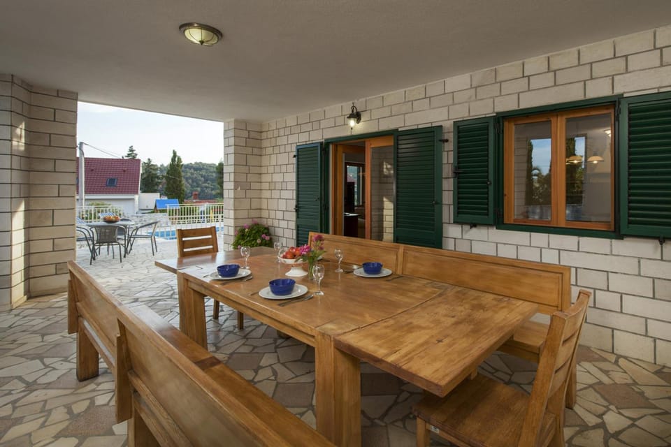 Villa Vjeka Cozy Family Retreat with Heated Pool, Brac Island Hotel in Split-Dalmatia County