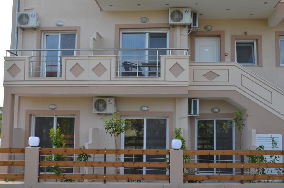 Thassos Grand Villas Apartments &Studios Hotel in Limenaria