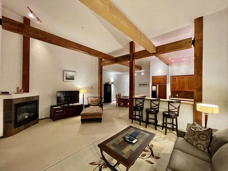 Big Beach Villa Hotel in Ucluelet