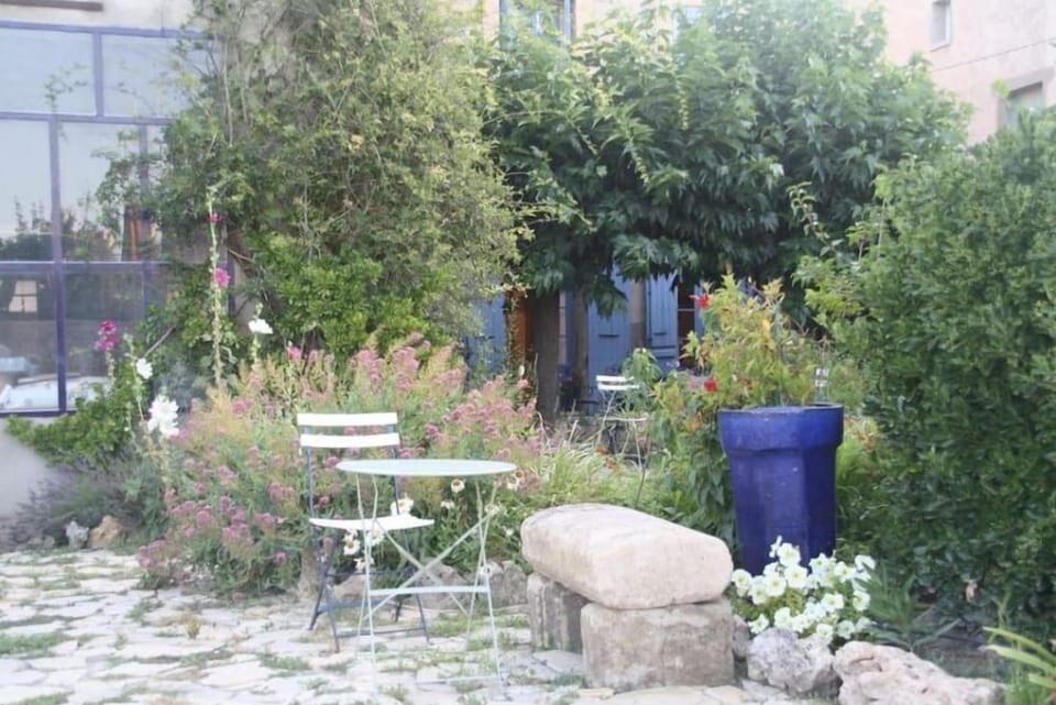 Aux Pots Bleus Hotel in Occitanie