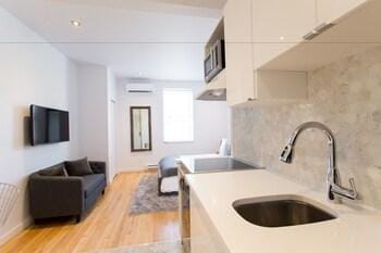 Unique Stays - 4114 St-Denis Hotel in Laval