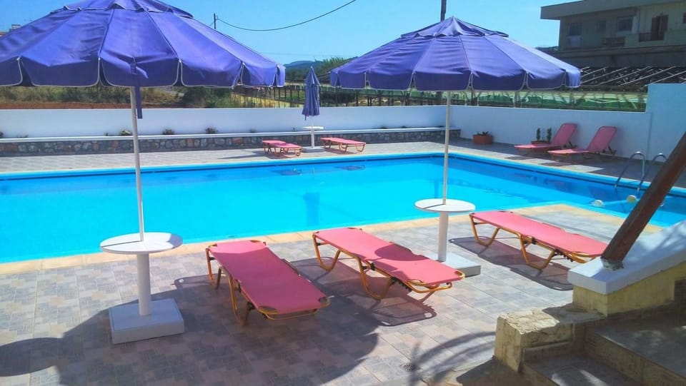 Karmi Studios & Apartments Hotel in Crete