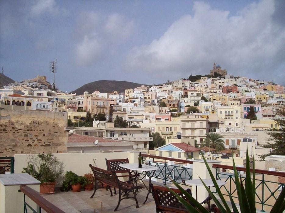 En Ermoupoli Hotel in Decentralized Administration of the Aegean