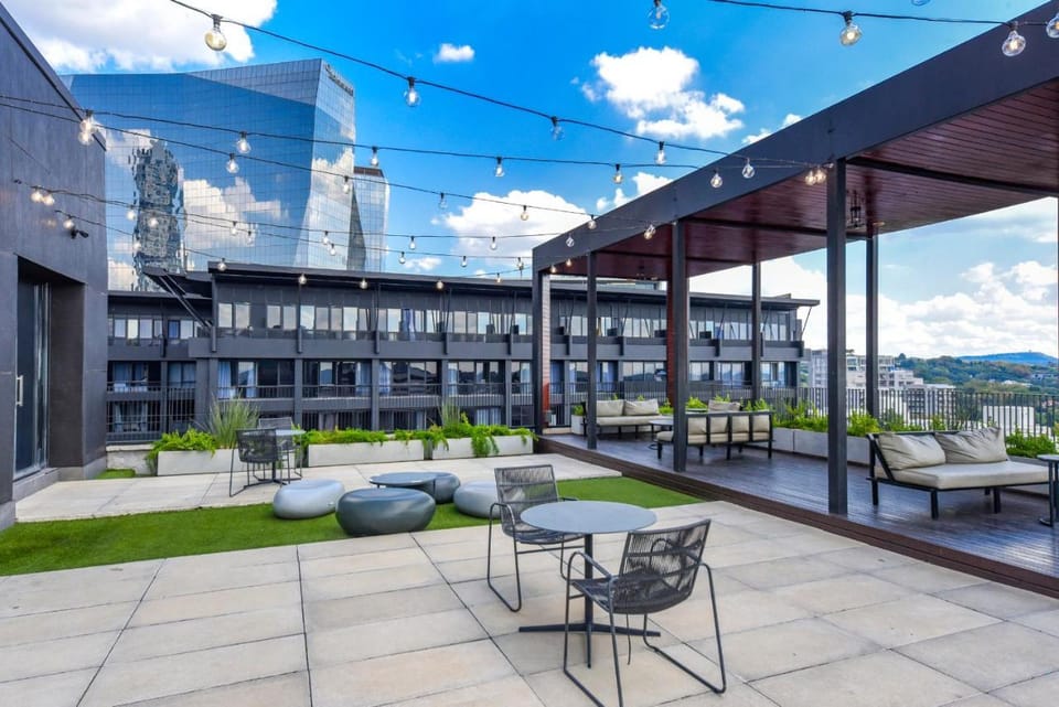 The Lineal Luxury Apartments - Airscape Apartment hotel in Sandton