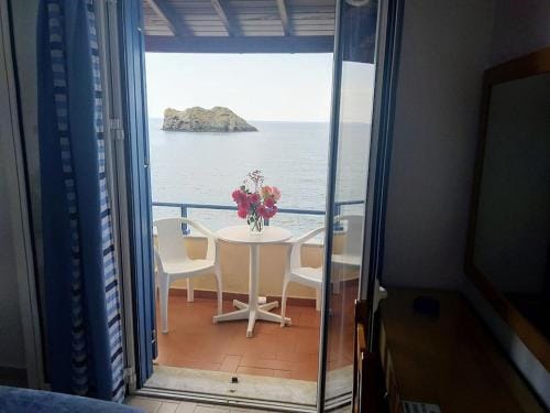Hotel Kyma Hotel in Decentralized Administration of the Aegean