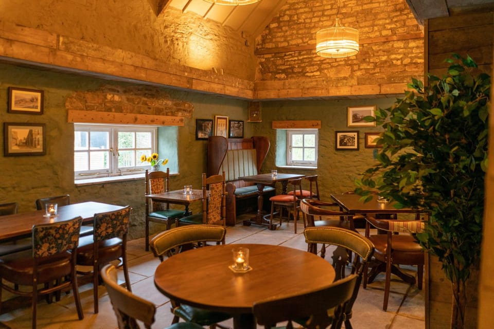 The Rising Sun - Pensford Inn in England