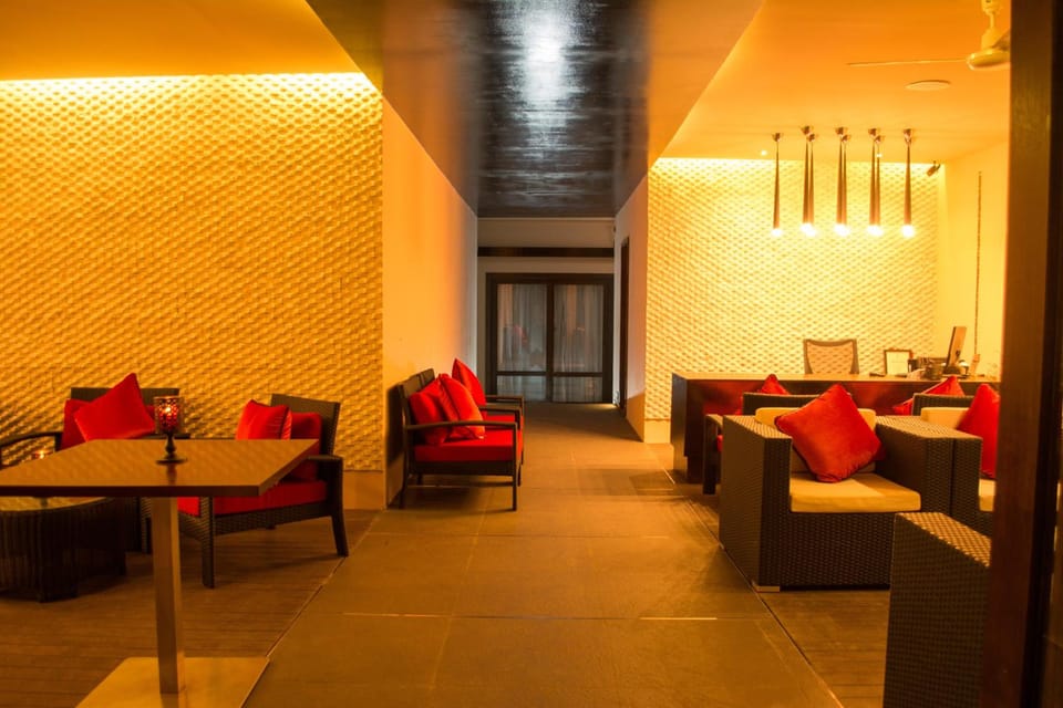 Shared lounge/TV area