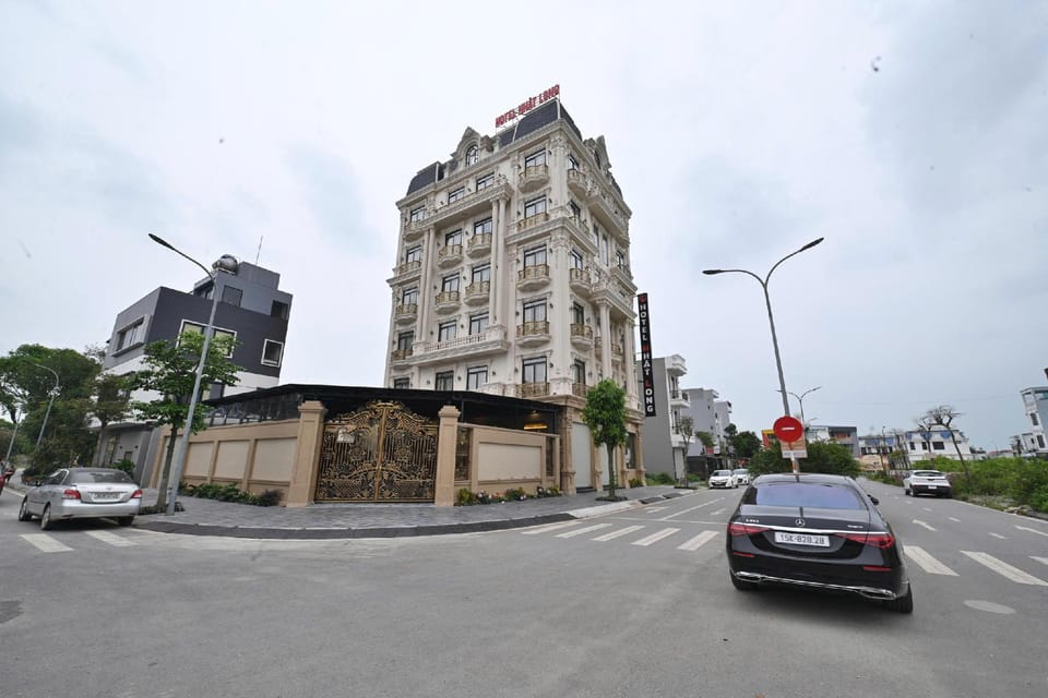 HOTEL NHẬT LONG Hotel in Laos