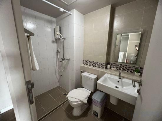 Dcondo Creek Phuket 2BR Hotel in Kathu