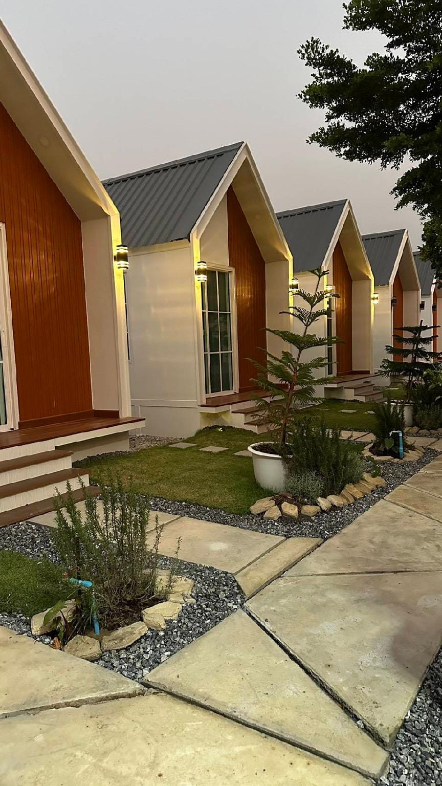 บ้านสวนเอ็มบีน่า Resort in Thailand