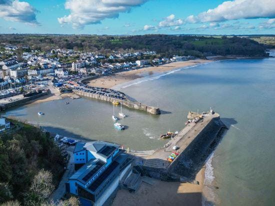 Seaward Apartment - 2 Bed Apartment - Saundersfoot Hotel in Saundersfoot