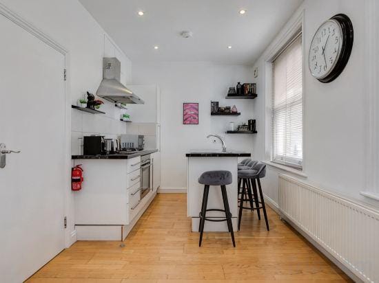 The Lipstick Palace - Fitzrovia -  by Frankie Says Hotel in London Borough of Islington