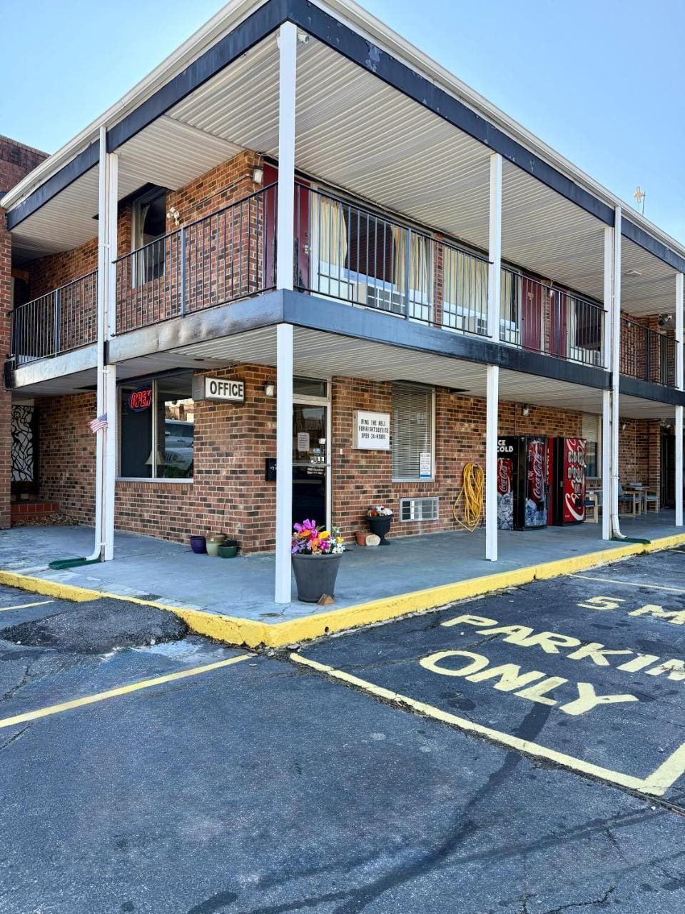 Virginian Motel Hotel in Stuart