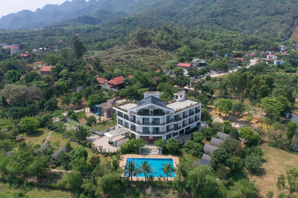 AQUARIUS GARDEN Hotel in Laos