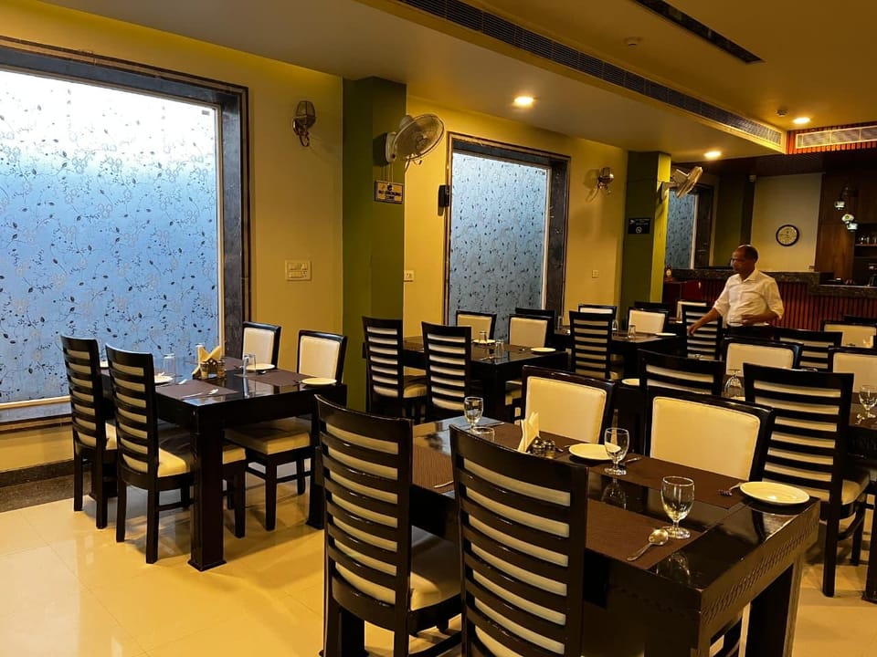 Sanskar Grand by Maan Hotel in Jaipur