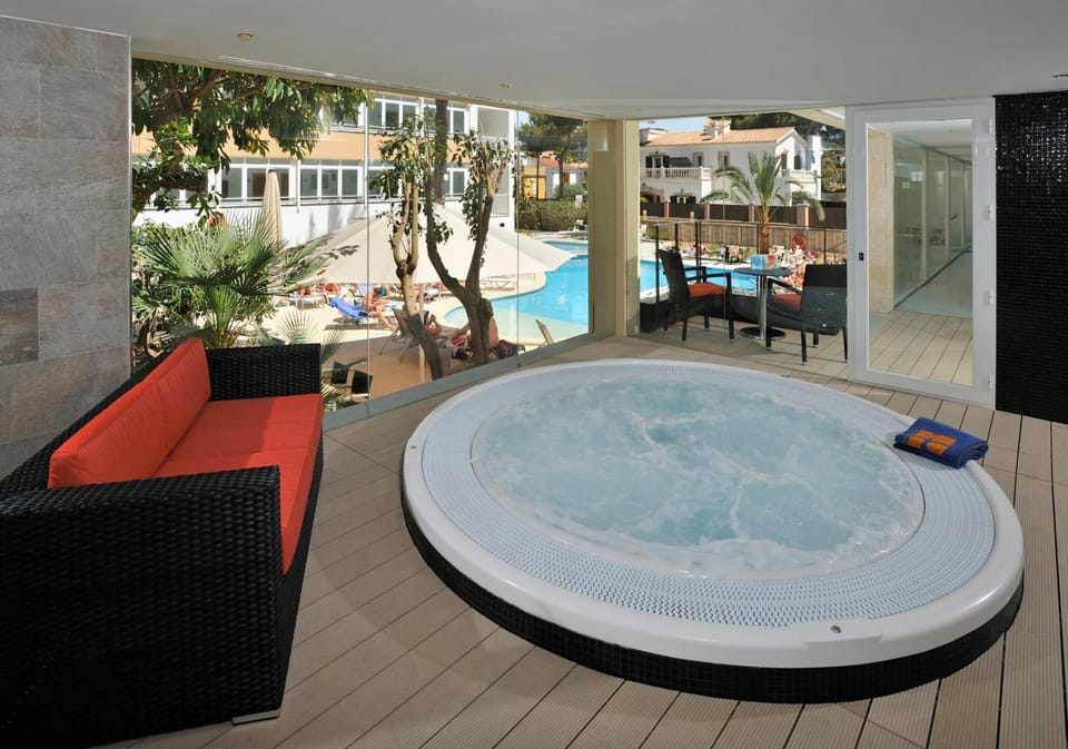 Hot tub