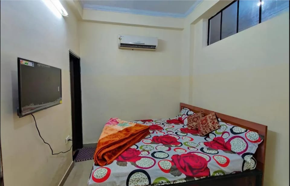 Hotel Arjun Palace, Mansarovar - Rajat Path Hotel in Jaipur