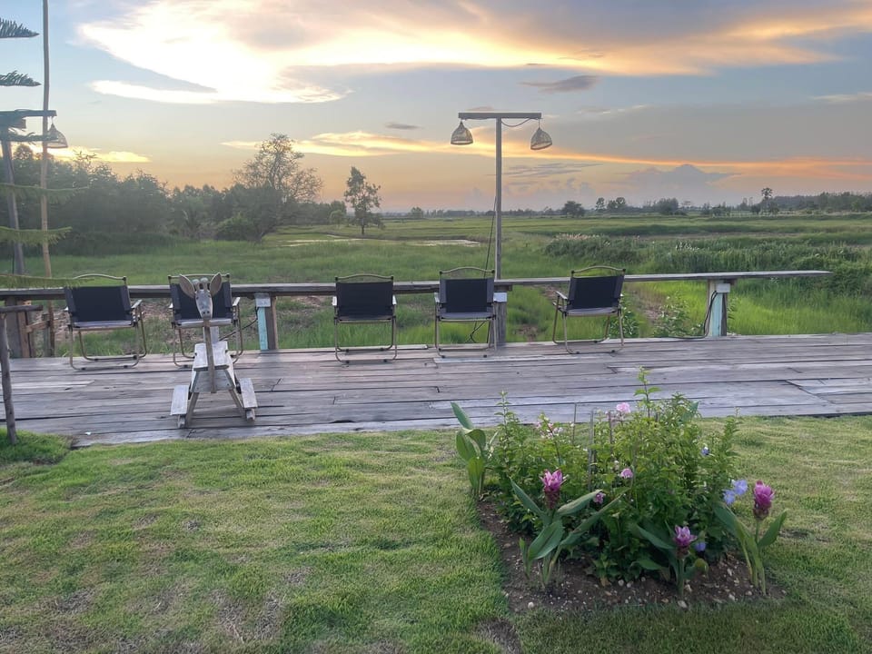 ละหาน เลค วิว Resort in Thailand