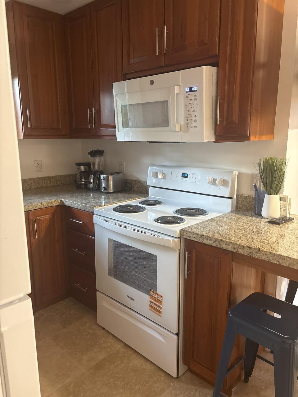 Capitana  Bed and Breakfast in West Bay