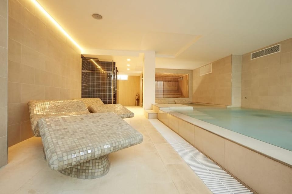 Ebano Hotel Apartments & Spa Hotel in Ibiza