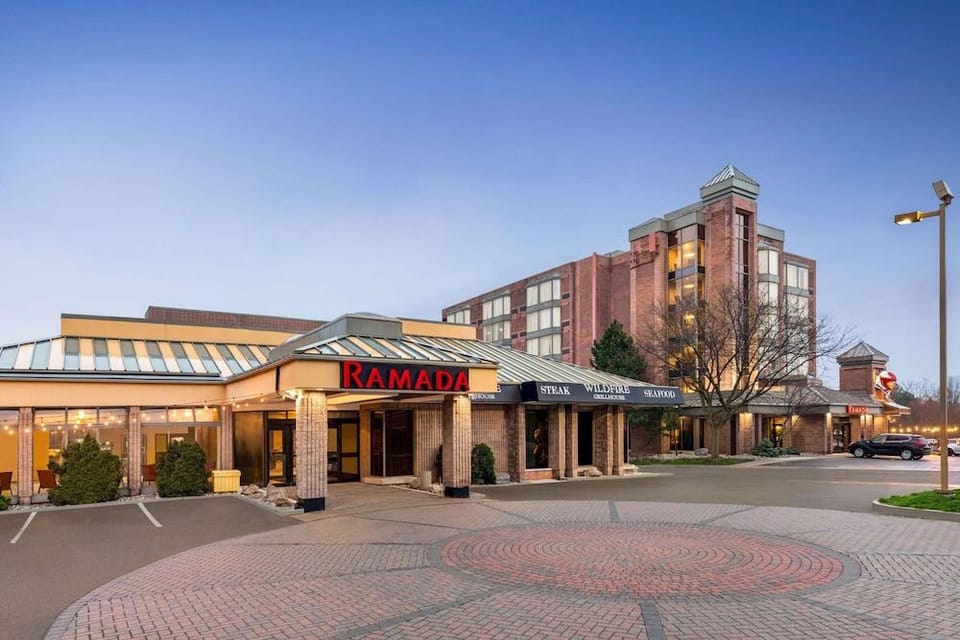 Ramada Plaza Hotel in Niagara Falls