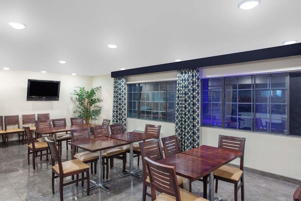 Ramada Culver City Hotel in Culver City