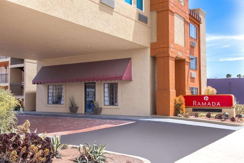 Ramada Culver City Hotel in Culver City