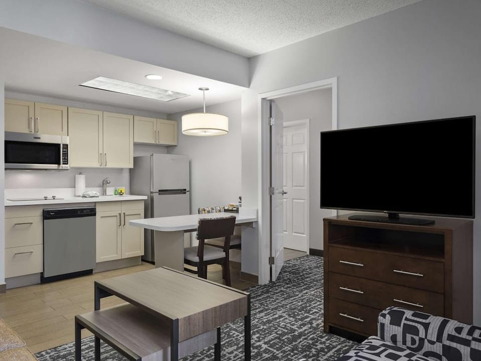 Homewood Suites by Hilton Columbus/Airport Hotel in Northeast Columbus