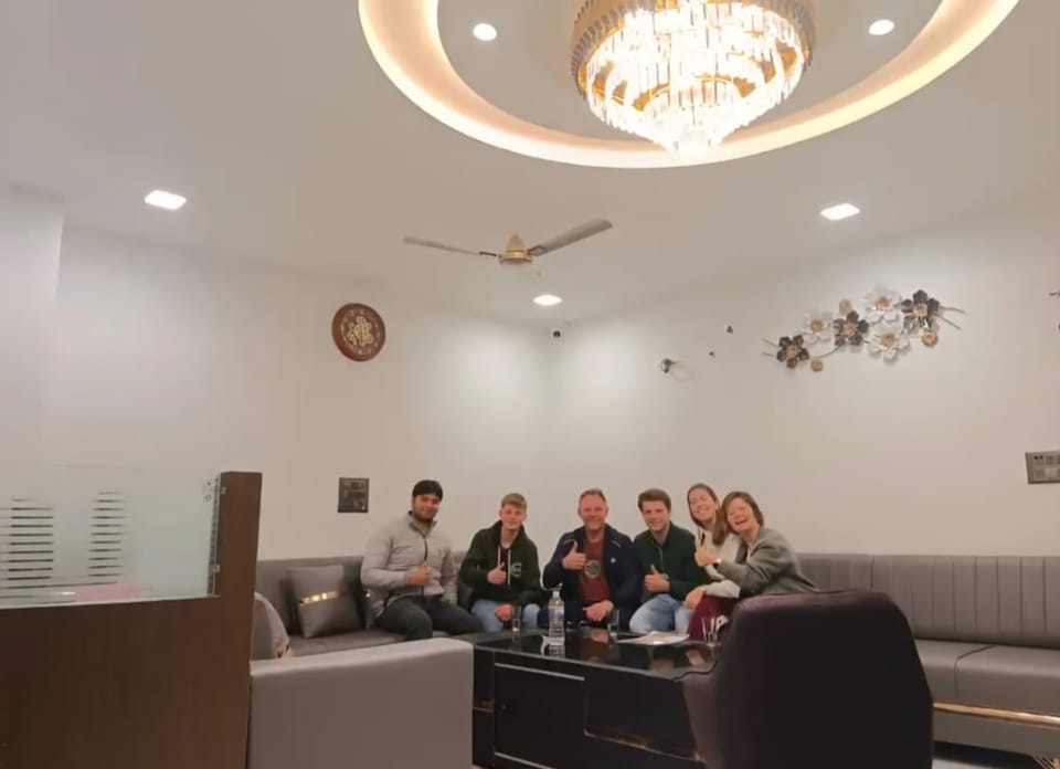 Hotel Crown Hotel in Agra