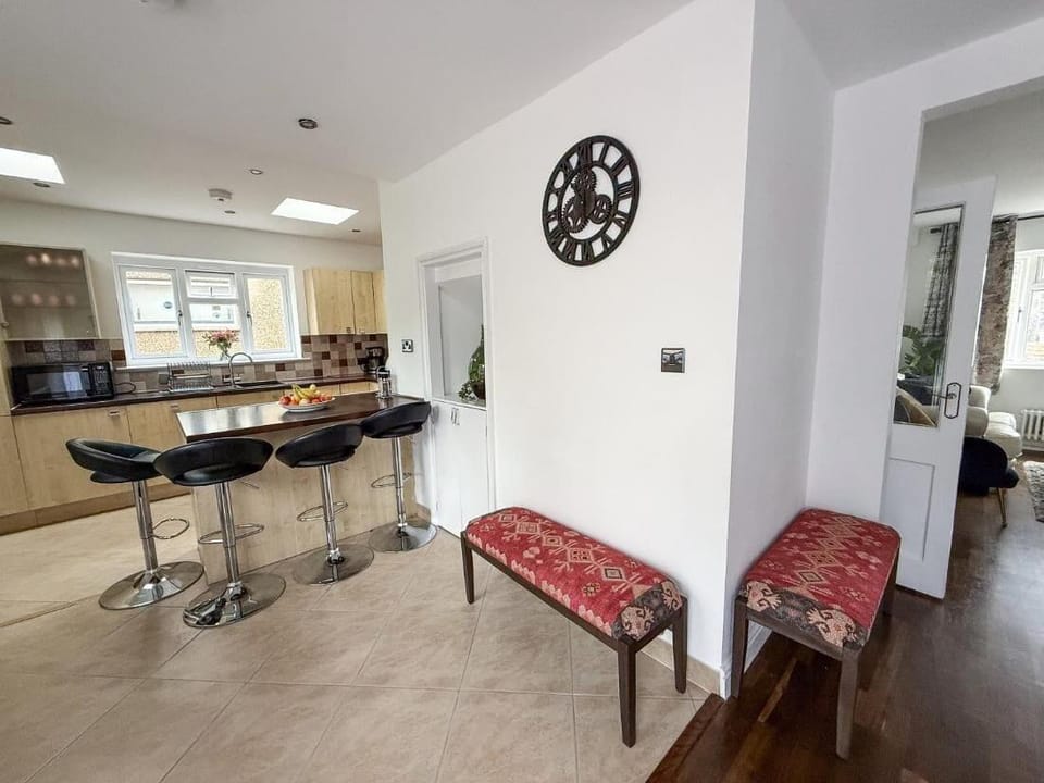 Bassetts House - Mins to Central London Hotel in Bromley