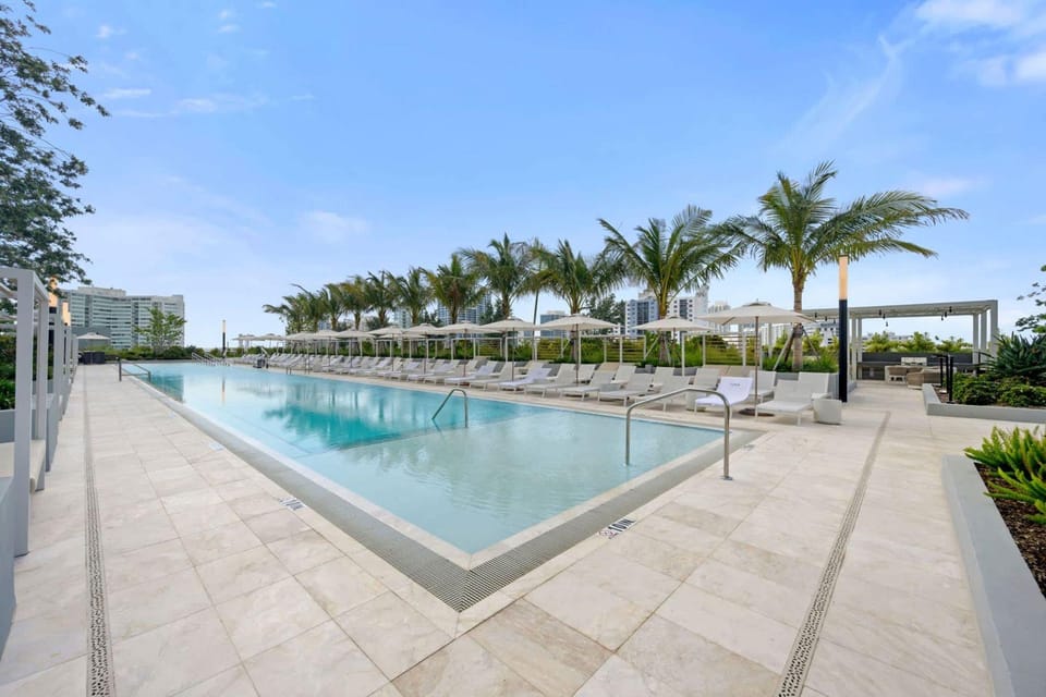 NOK Fantastic 1 BR Den in Miami Hotel in Miami Beach