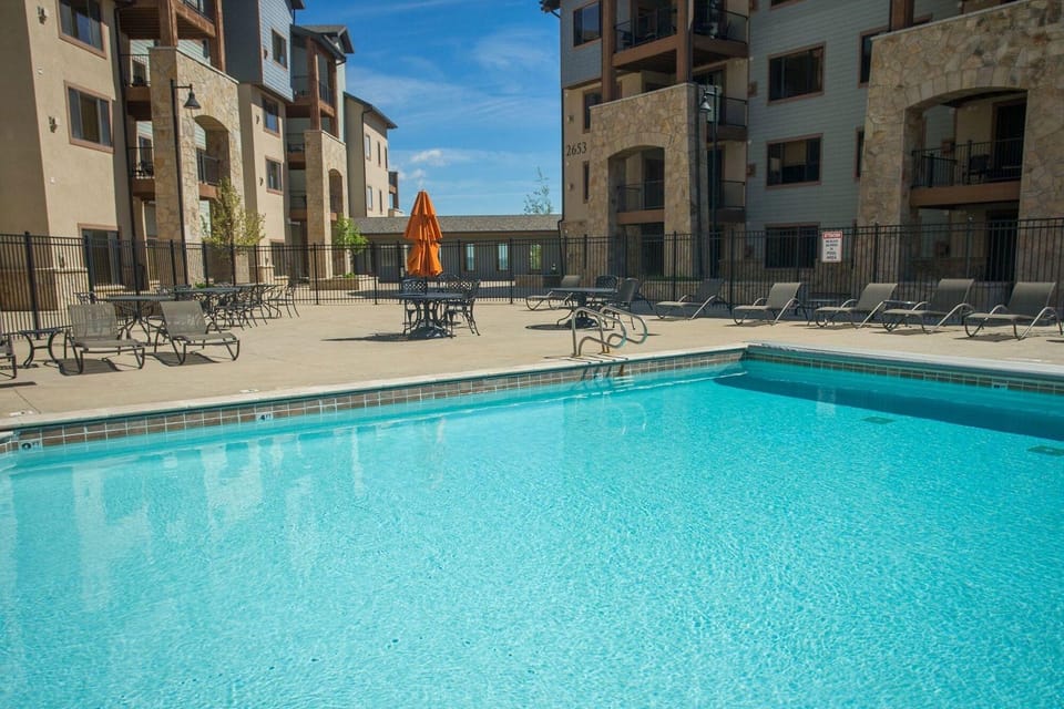 Enormous Condo with Stunning Mountain Views by RedAwning - Save 20% on 7+ Nights! Hotel in Wasatch County