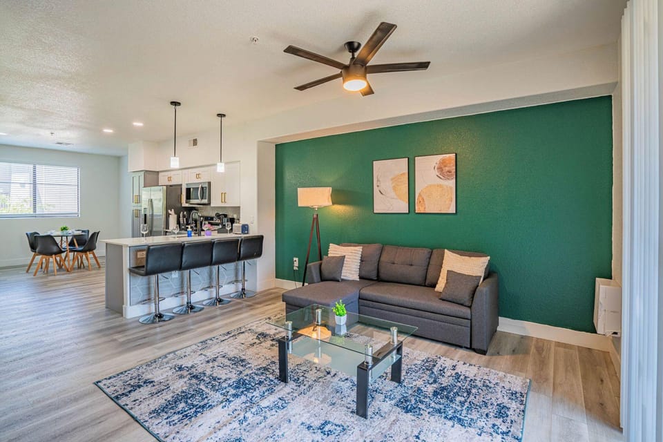 ROVE LIVING/KB - Zone Westgate Hotel in Glendale