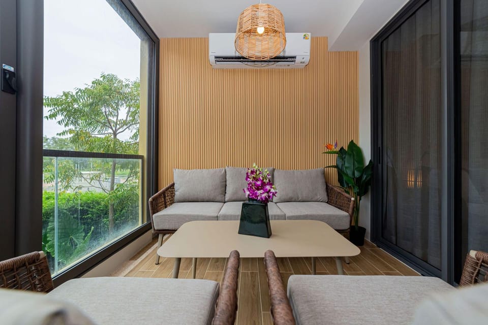Beachside 2BR 200 m to BangTao beach Hotel in Choeng Thale