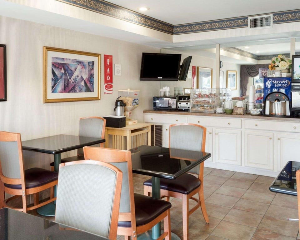 Econo Lodge Hopewell Near Fort Lee I-295 Hotel in Chesterfield County