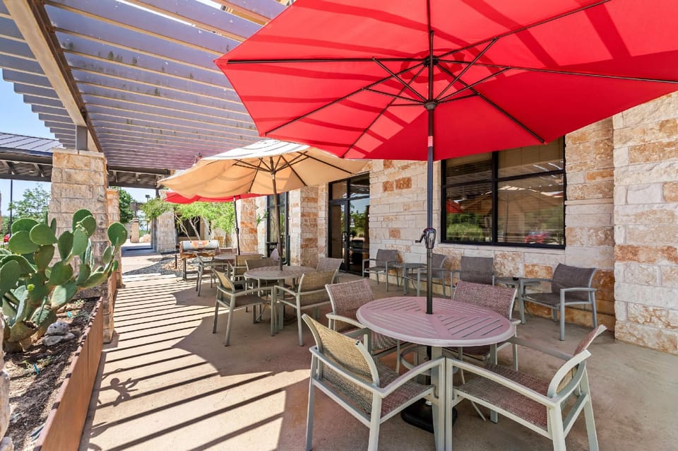 Sleep Inn & Suites Dripping Springs - Austin Area Hotel in Rio Grande