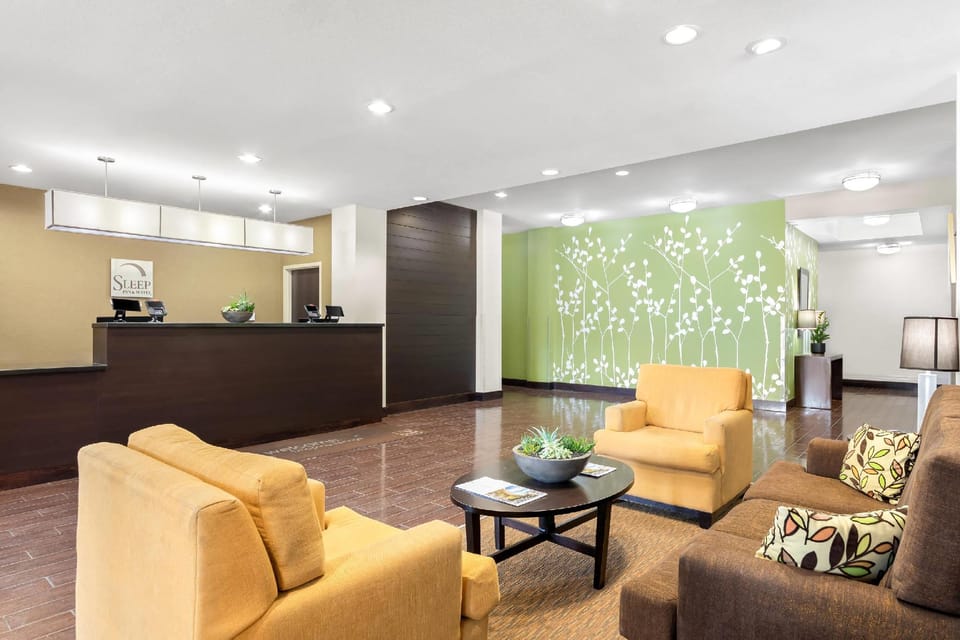 Sleep Inn & Suites Dripping Springs - Austin Area Hotel in Rio Grande