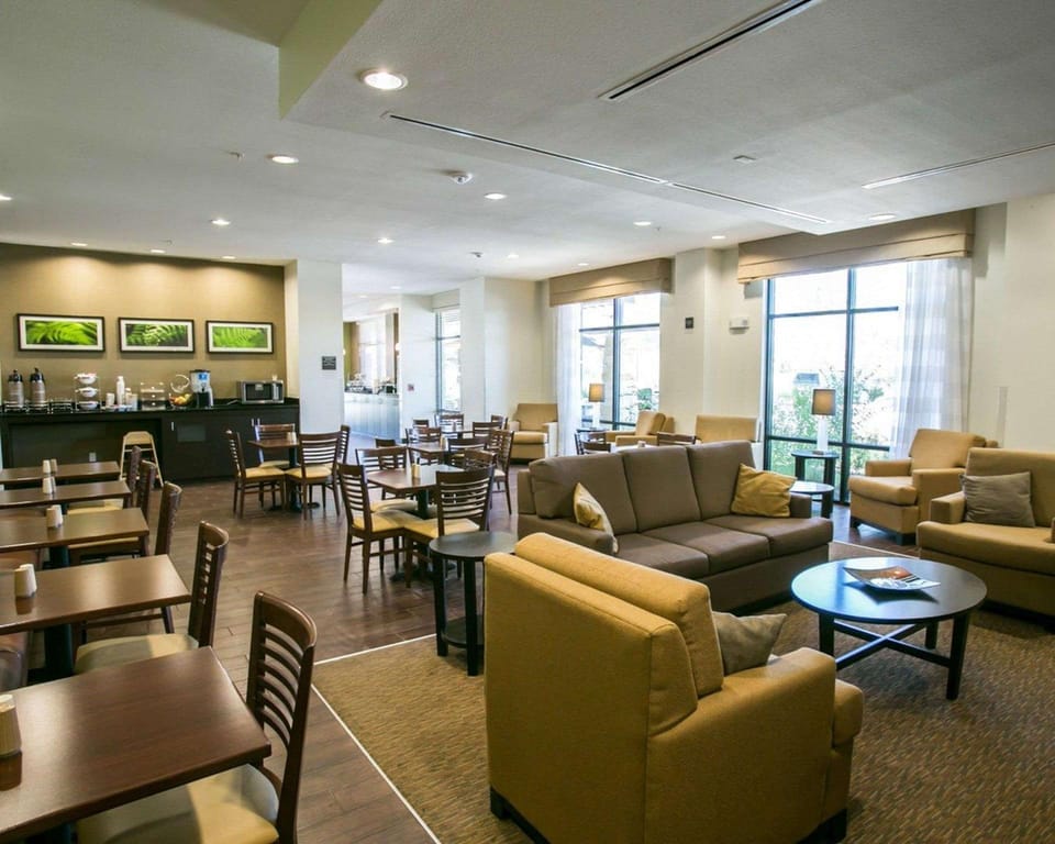 Sleep Inn & Suites Dripping Springs - Austin Area Hotel in Rio Grande