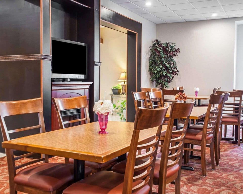 Buffalo Inn Hospitality Hotel in Cheektowaga