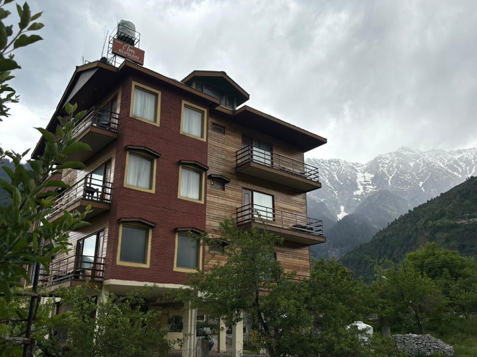 Royal Ocean Cottage Hotel in Himachal Pradesh