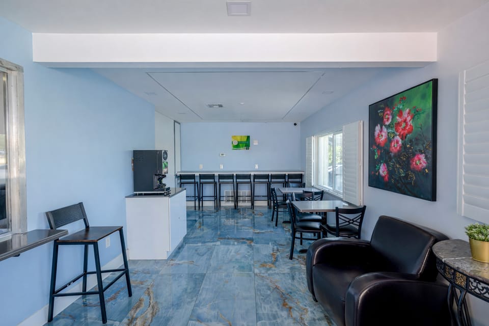 Avenida Victorville by Aurelia Hotel in Victorville