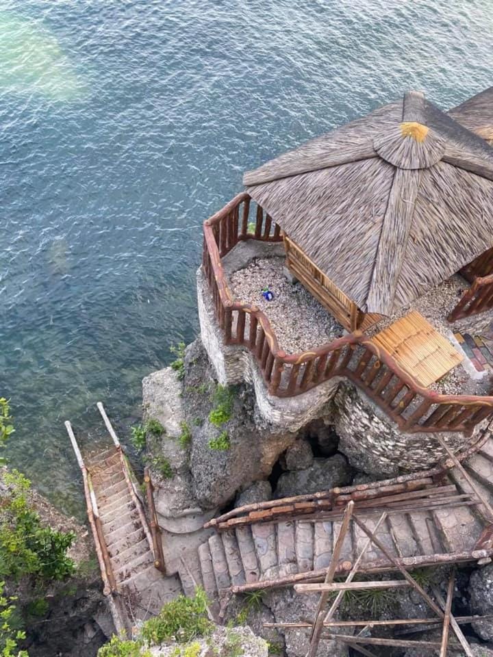 Cliff Cabanas by Hiverooms Resort in Central Visayas