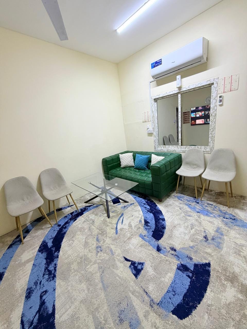 Shared lounge/TV area