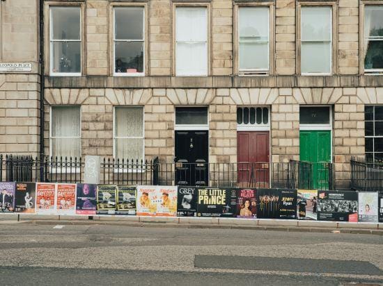 Traditional Central 2 Bedroom Apartment Hotel in Edinburgh